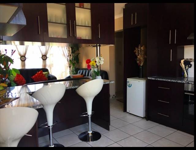 2 BEDROOM APARTMENT FOR SALE IN VORNA VALLEY